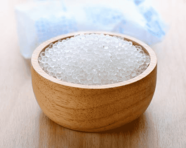 Silica gel in wood Powl